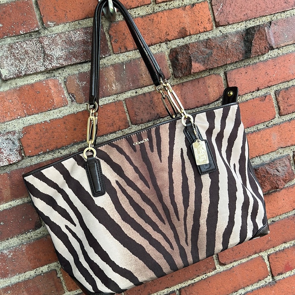 Coach Zebra Print Purse 🎁GWP